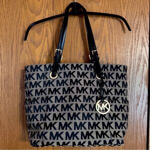 Michael Kors Jet Set Tote